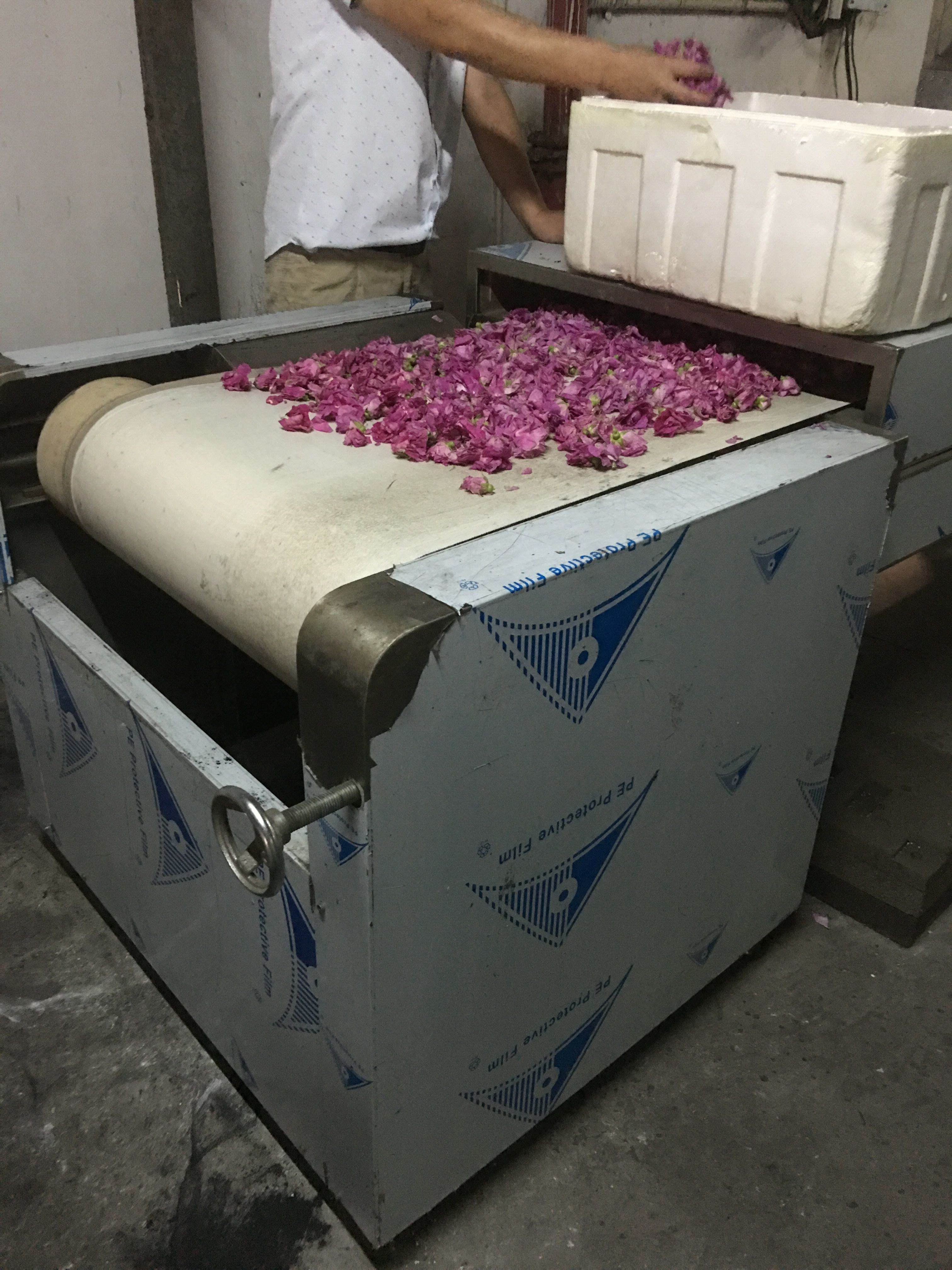 微波茶葉殺青機(jī)食品通用設(shè)備